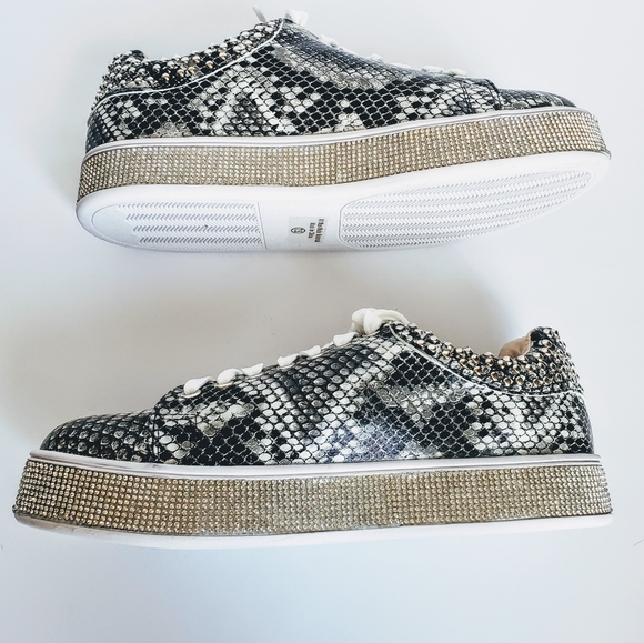 ♦️2/$20 Snake Embossed Studded Rhinestone Sneakers - Picture 6 of 7